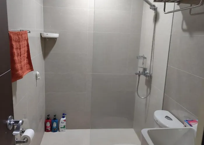 Bgc Uptown Park Tower 1 - 2 Bedroom And 2 Bath Aparthotel