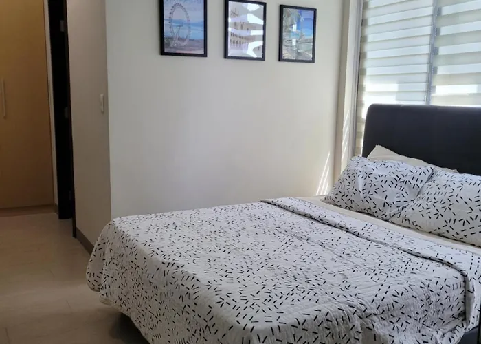 Bgc Uptown Park Tower 1 - 2 Bedroom And 2 Bath Aparthotel 4*