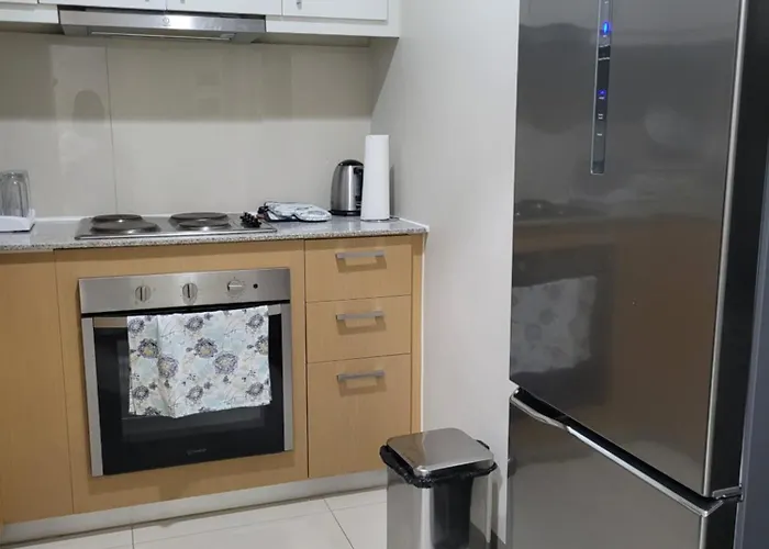 Bgc Uptown Park Tower 1 - 2 Bedroom And 2 Bath Aparthotel Manila