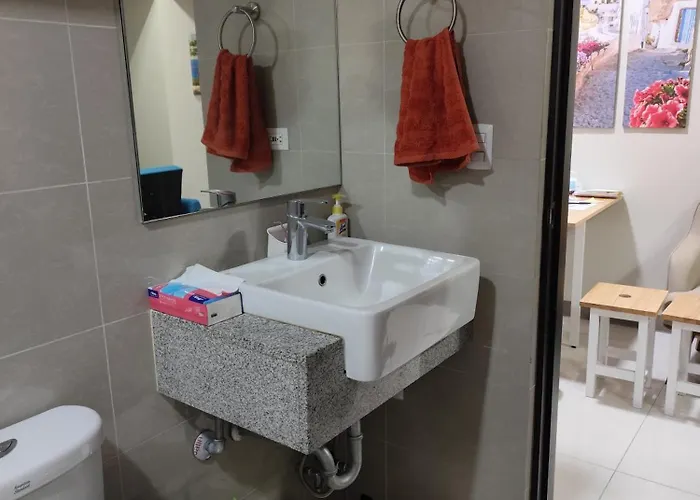Bgc Uptown Park Tower 1 - 2 Bedroom And 2 Bath