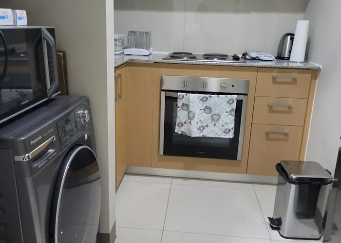 Bgc Uptown Park Tower 1 - 2 Bedroom And 2 Bath 4* Manila