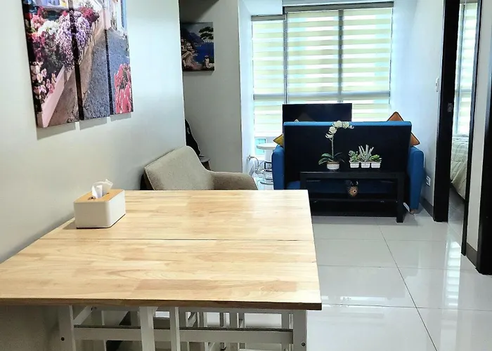 Bgc Uptown Park Tower 1 - 2 Bedroom And 2 Bath