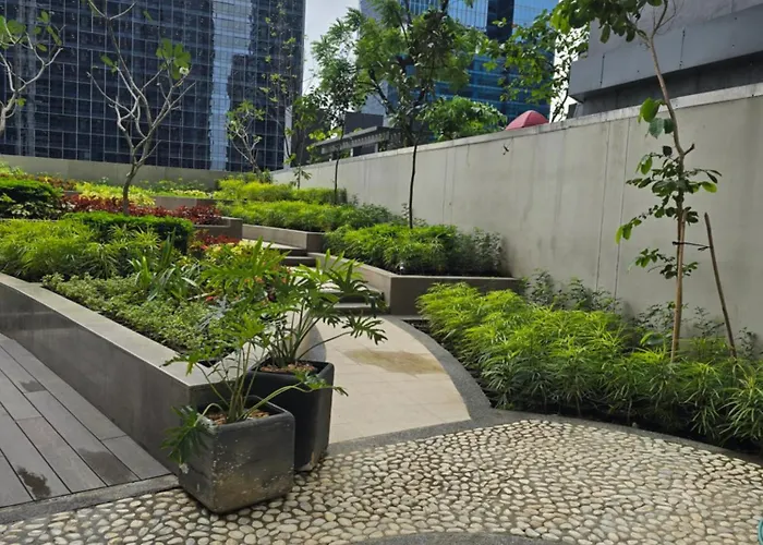 Bgc Uptown Park Tower 1 - 2 Bedroom And 2 Bath Aparthotel Manila