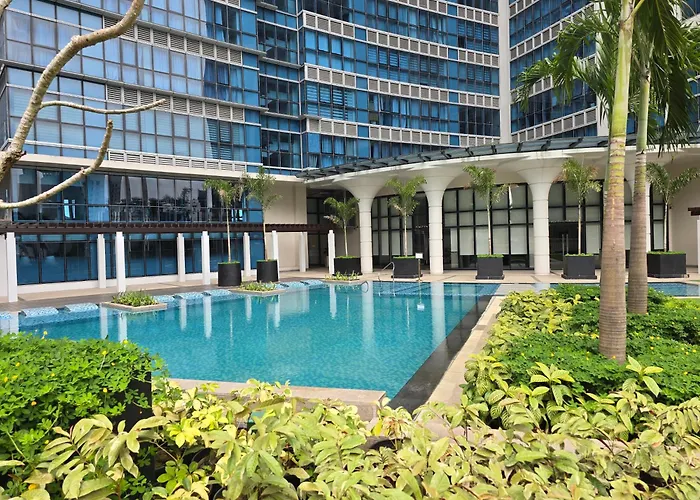 Aparthotel Bgc Uptown Park Tower 1 - 2 Bedroom And 2 Bath 4*